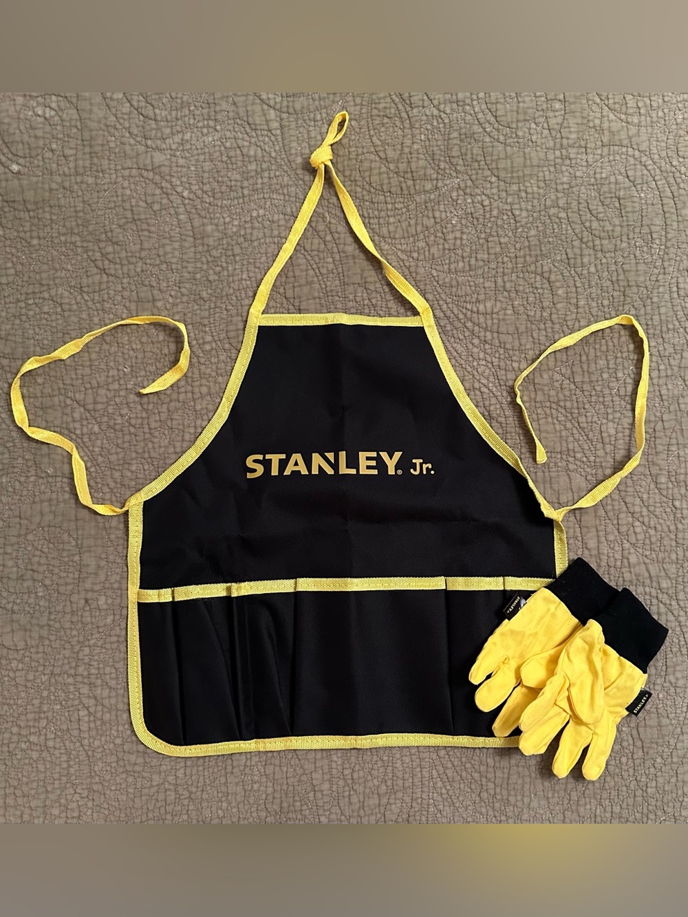 Toddler size Stanley Jr. work apron • matching gloves • kids • children’s